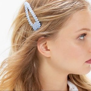 Oversized beaded clip